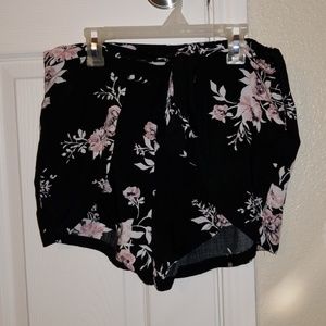 Kendall & Kylie black floral print shorts